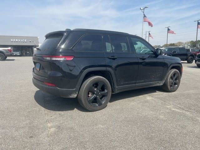 Used 2023 Jeep Grand Cherokee Altitude image 5