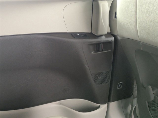 Used 2021 Chrysler Pacifica Touring-L image 37