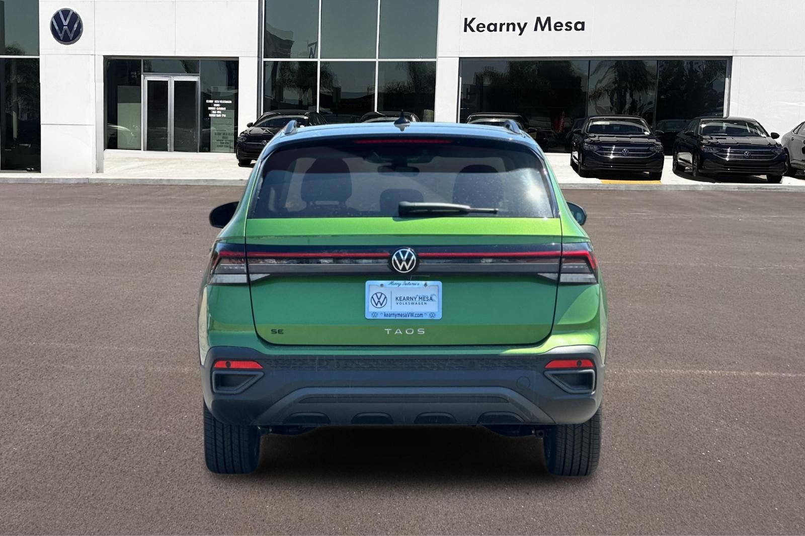 New 2026 Volkswagen Taos SE FWD image 5