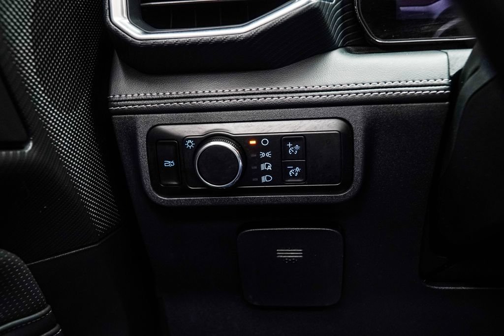 Used 2025 Ford Mustang Premium RWD image 33