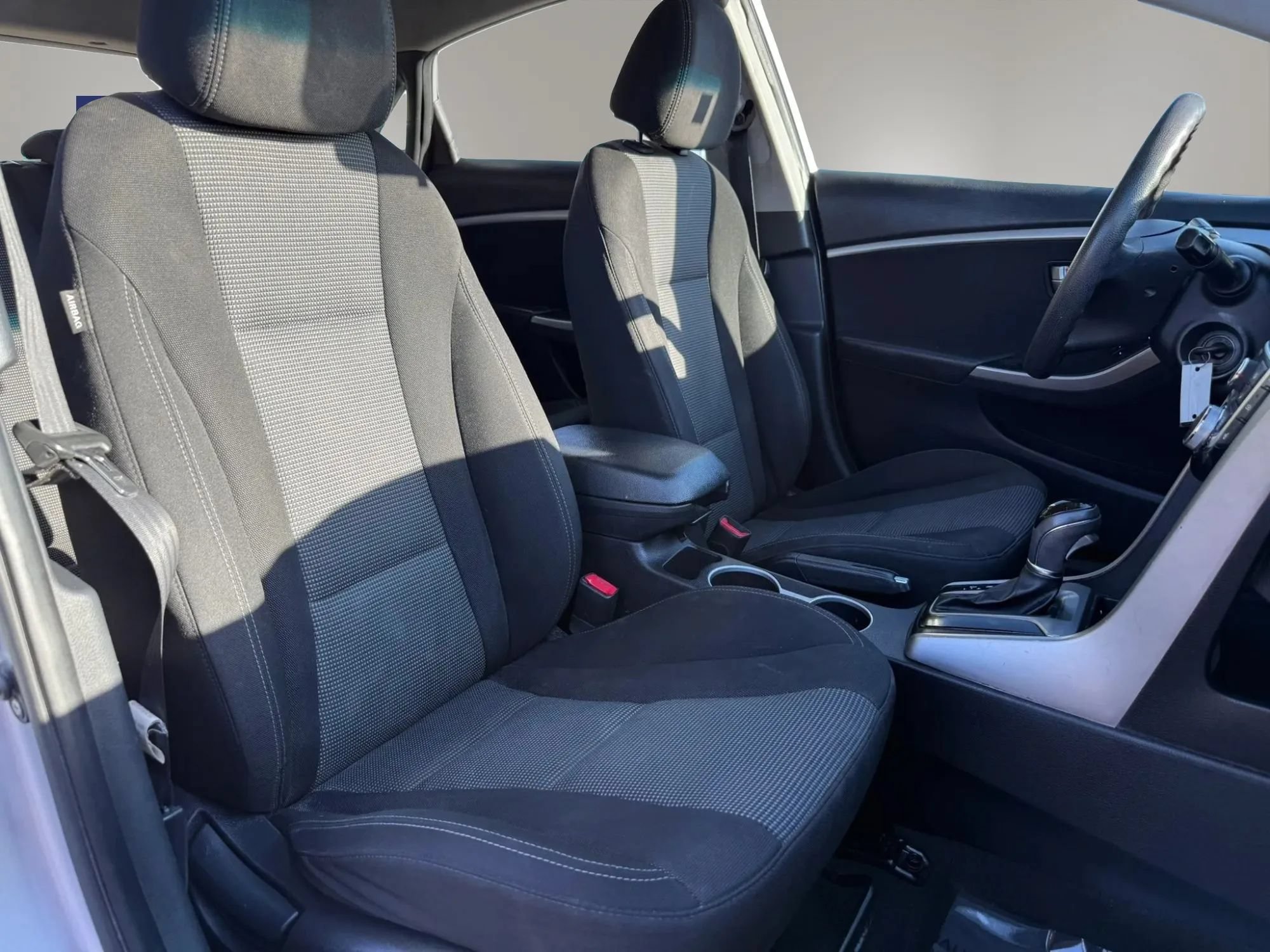 Used 2015 Hyundai Elantra GT FWD image 23