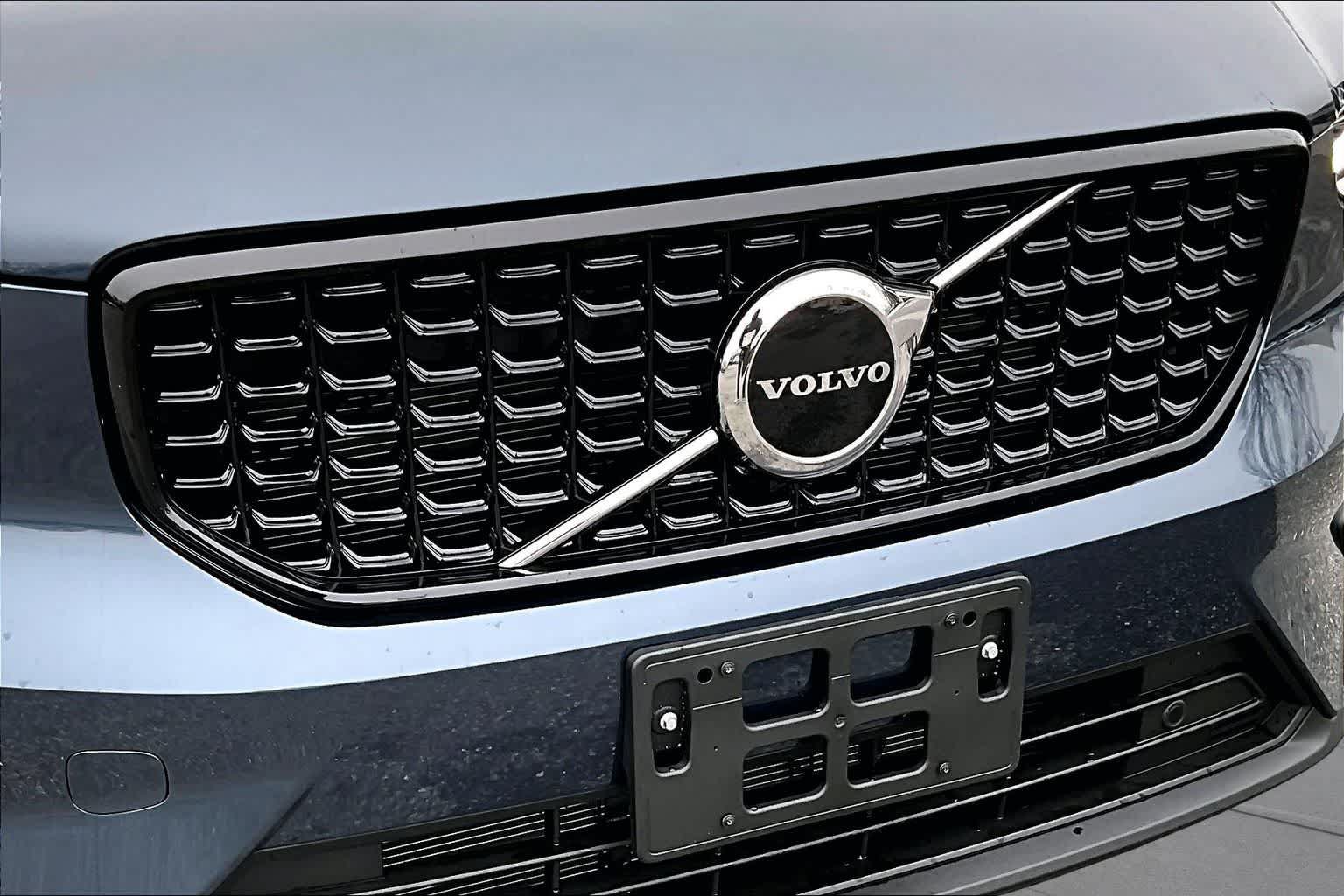 Used 2026 Volvo XC40 B5 Core w/ Climate Package AWD/4WD image 48