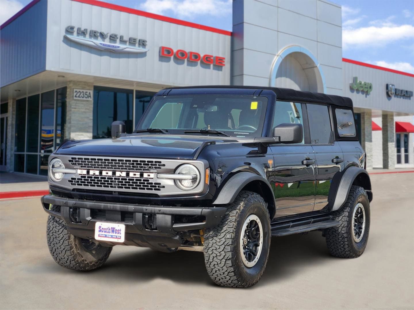 Used 2021 Ford Bronco Badlands w/ Sasquatch Package AWD/4WD image 2