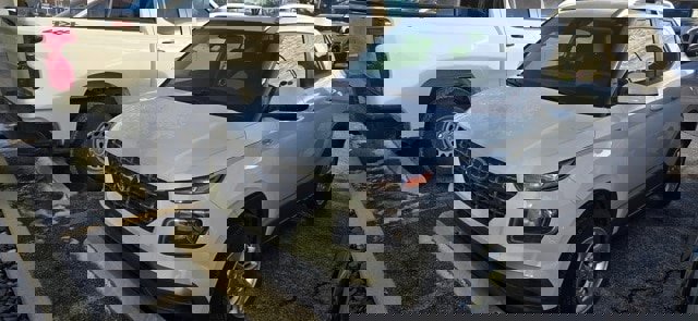 Used 2020 Hyundai Venue SEL image 1