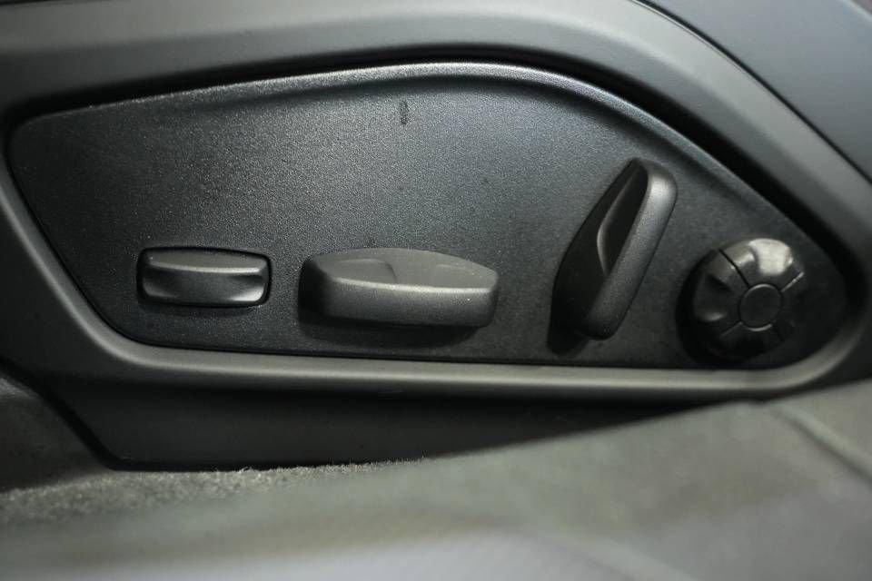 Certified 2025 Porsche Panamera GTS image 35