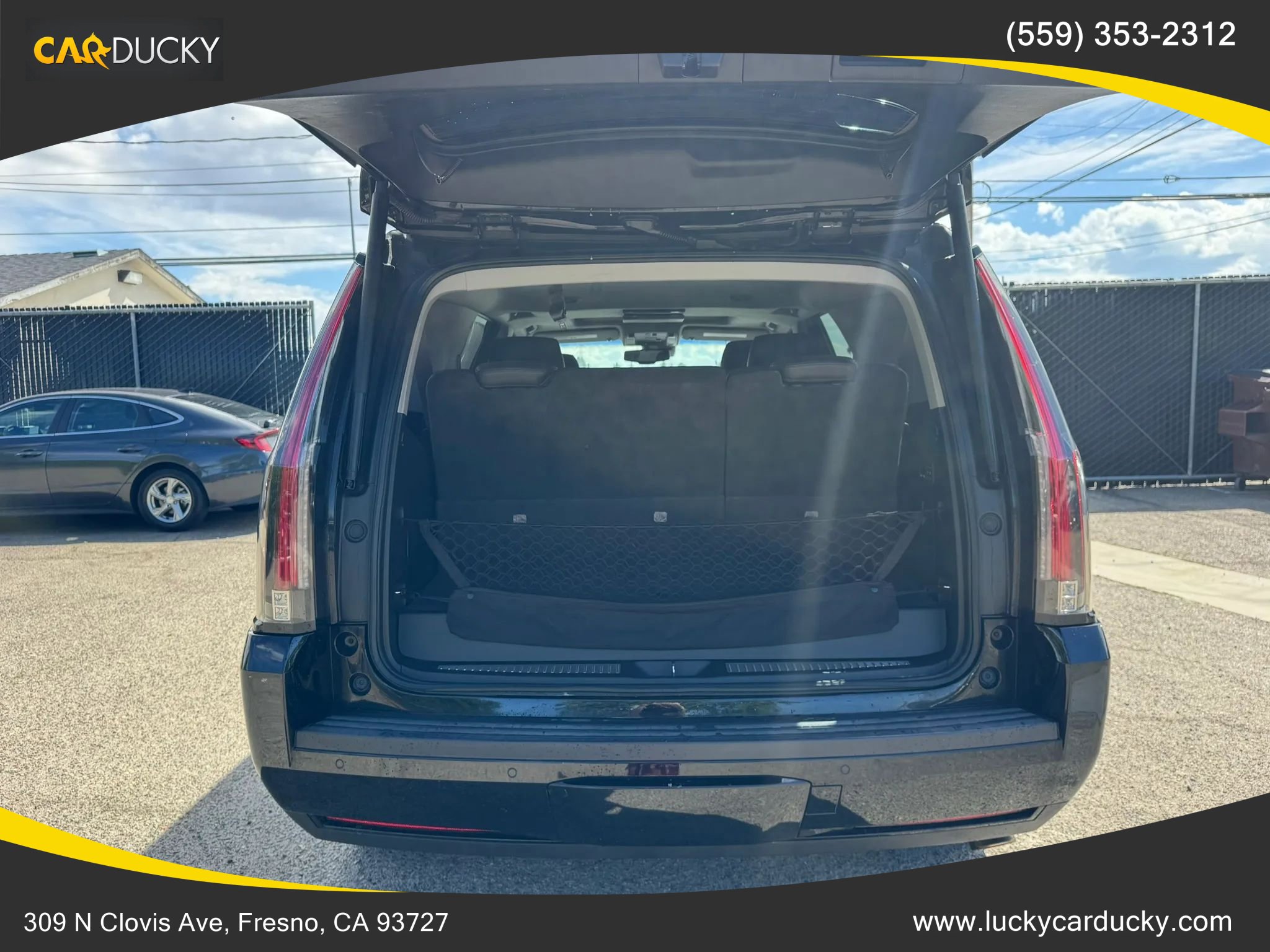 Used 2015 Cadillac Escalade Premium image 29