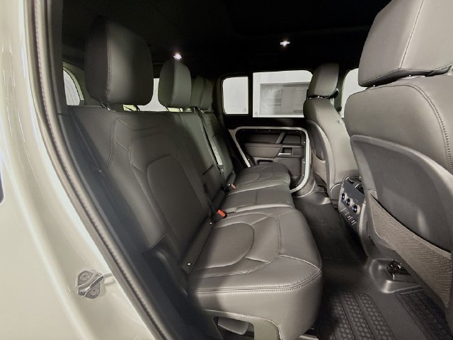 New 2026 Land Rover Defender 130 X-Dynamic SE AWD/4WD image 29