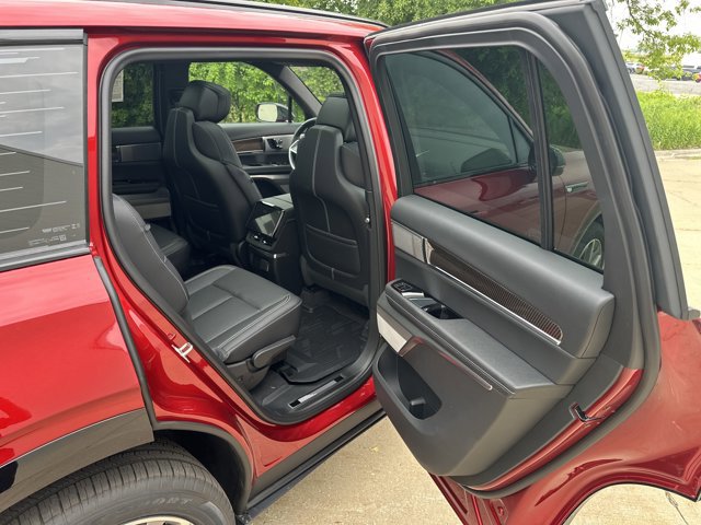 New 2026 Cadillac Vistiq Sport w/ LPO, Floor Liner Package image 30