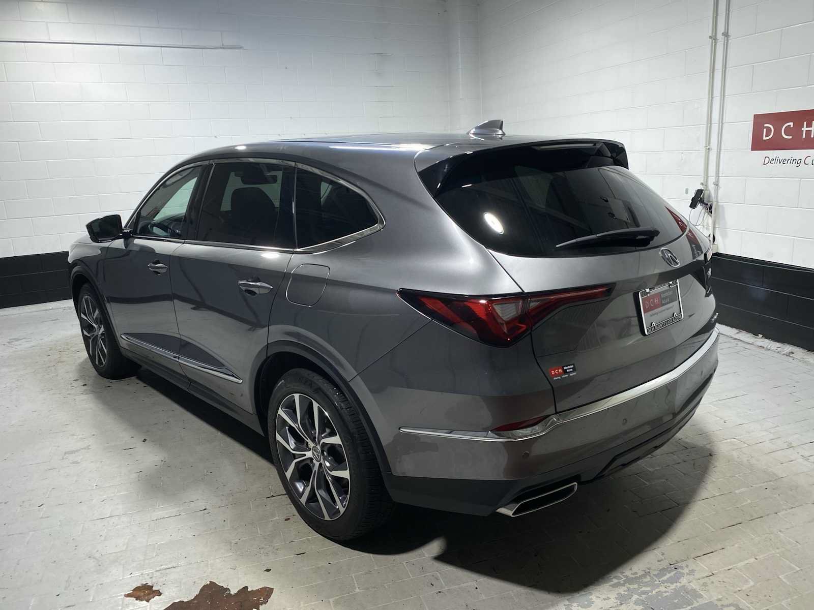 Certified 2024 Acura MDX SH-AWD w/ Technology Package image 4