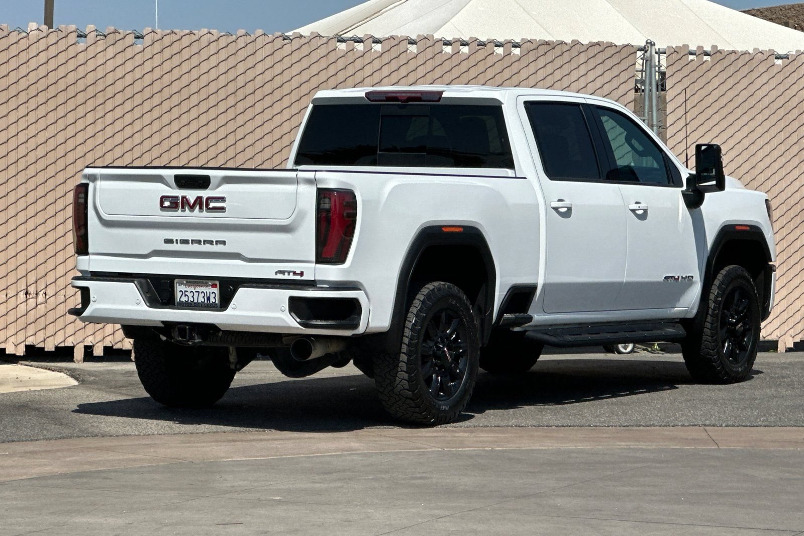 Used 2024 GMC Sierra 2500 AT4 w/ AT4 Preferred Package AWD/4WD image 4