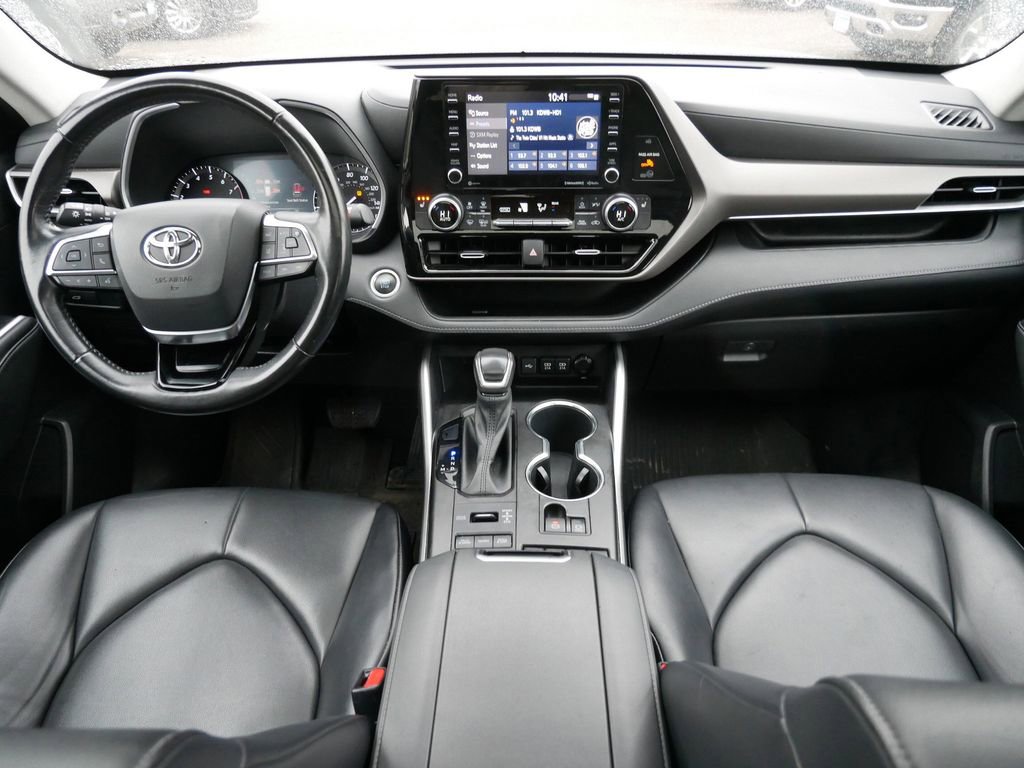 Used 2021 Toyota Highlander XLE image 7