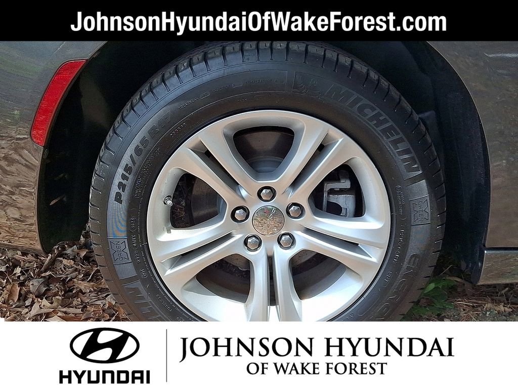 Used 2023 Dodge Charger SXT RWD image 5