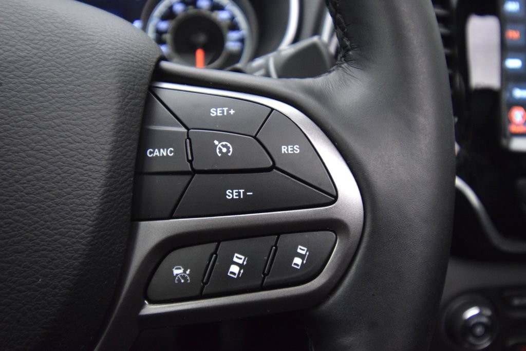 Used 2021 Jeep Cherokee Limited AWD/4WD image 36