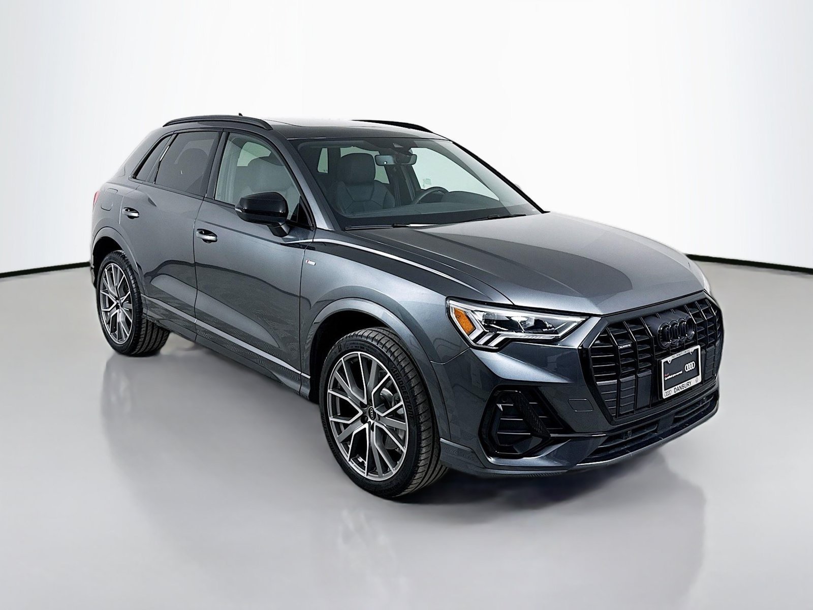 Used 2025 Audi Q3 2.0T Premium Plus w/ Premium Plus Package AWD/4WD image 7