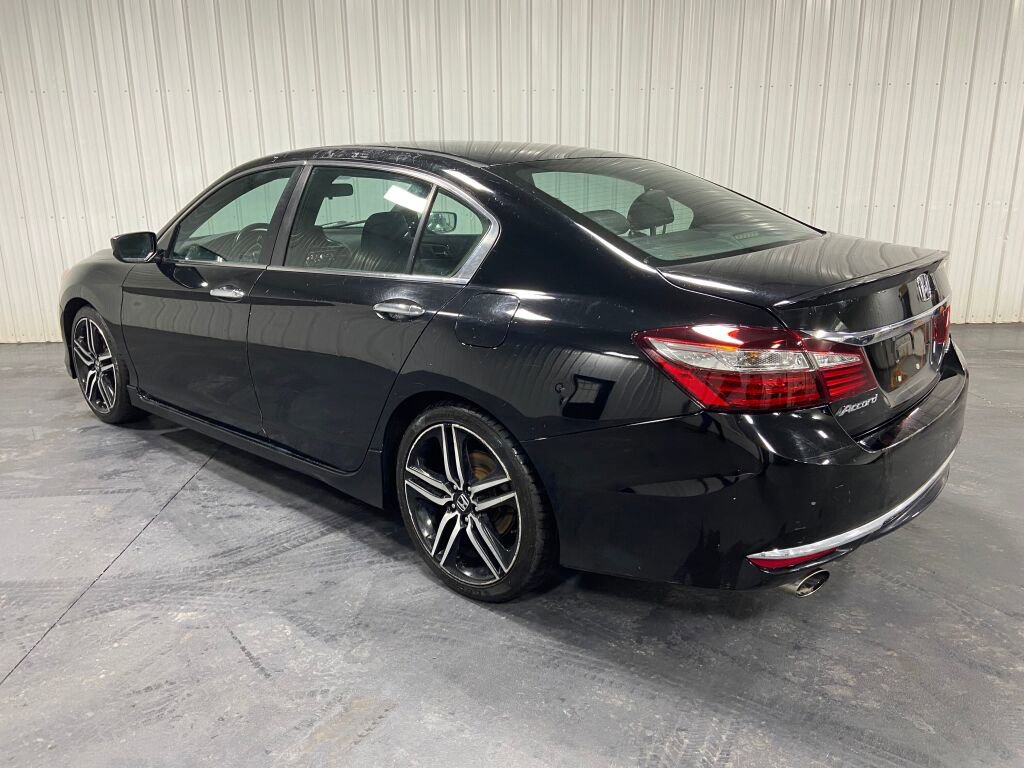 Used 2017 Honda Accord Sport image 3