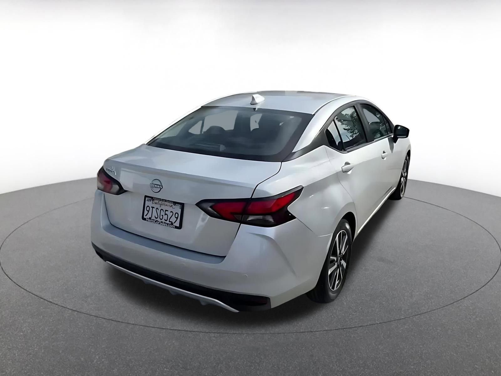 Used 2025 Nissan Versa SV FWD image 14
