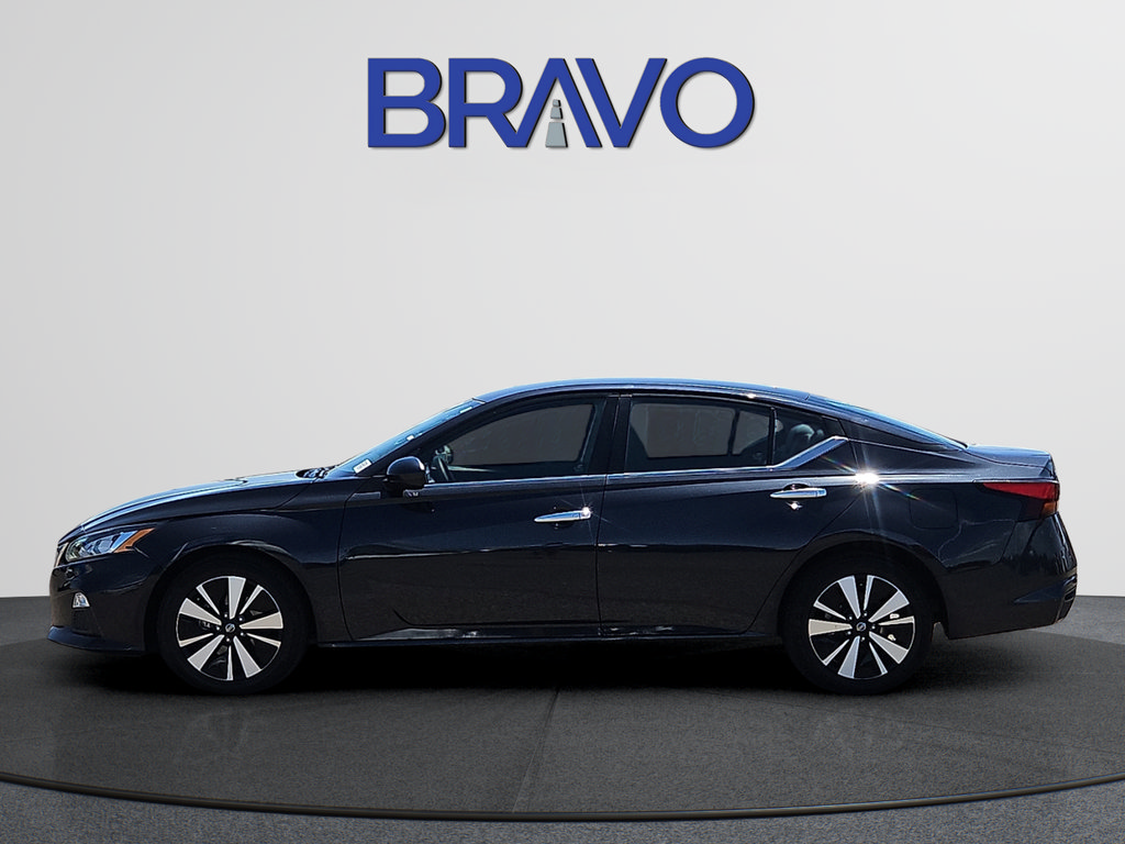 Used 2021 Nissan Altima 2.5 SV FWD image 2