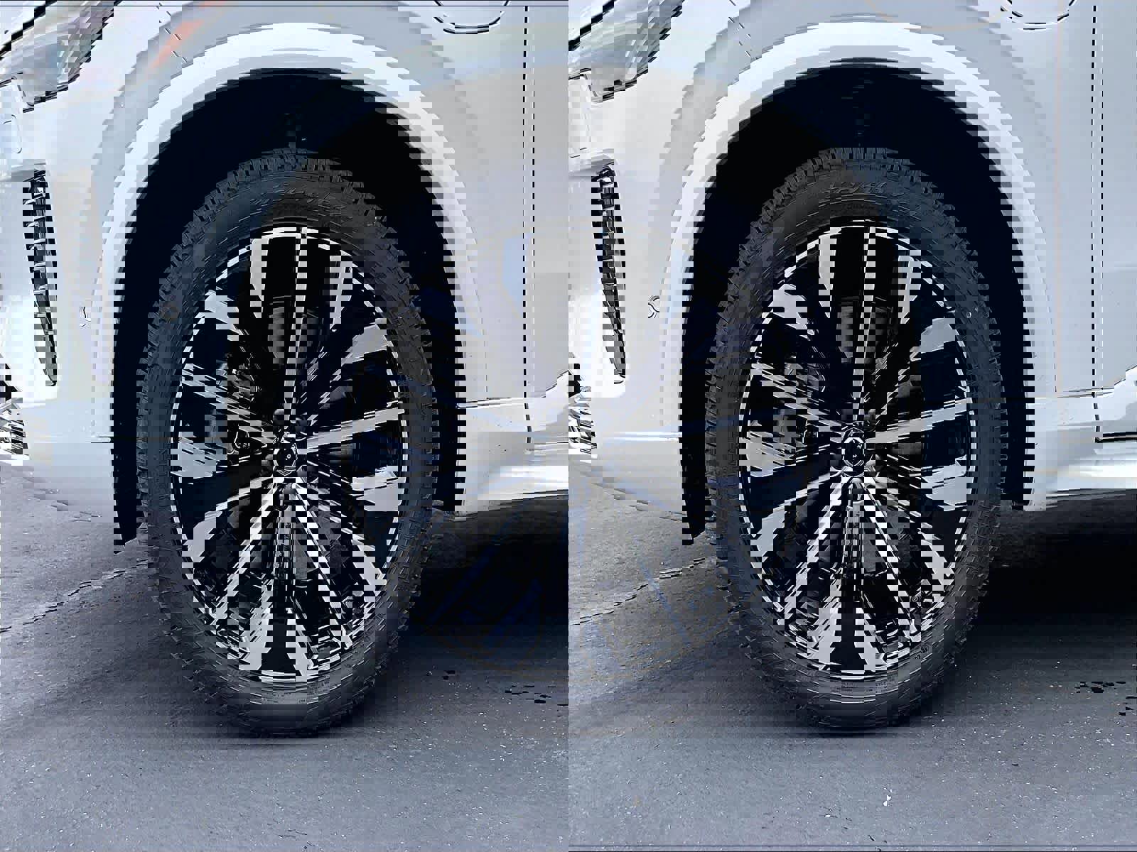 New 2026 Volvo XC90 T8 Ultra w/ Lounge Package image 14