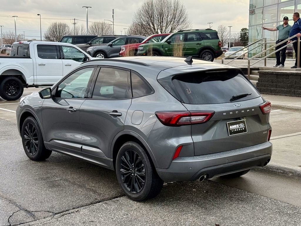 Certified 2025 Ford Escape ST-Line Elite w/ Premium Technology Package image 4