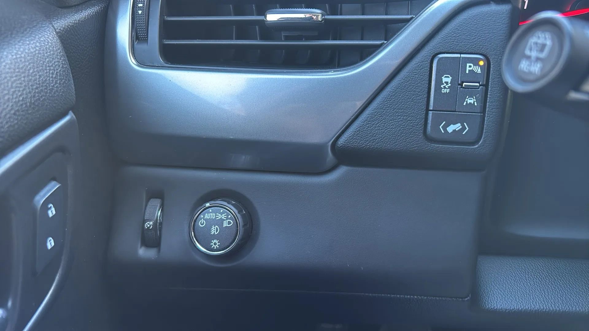 Used 2018 Chevrolet Tahoe Premier image 15