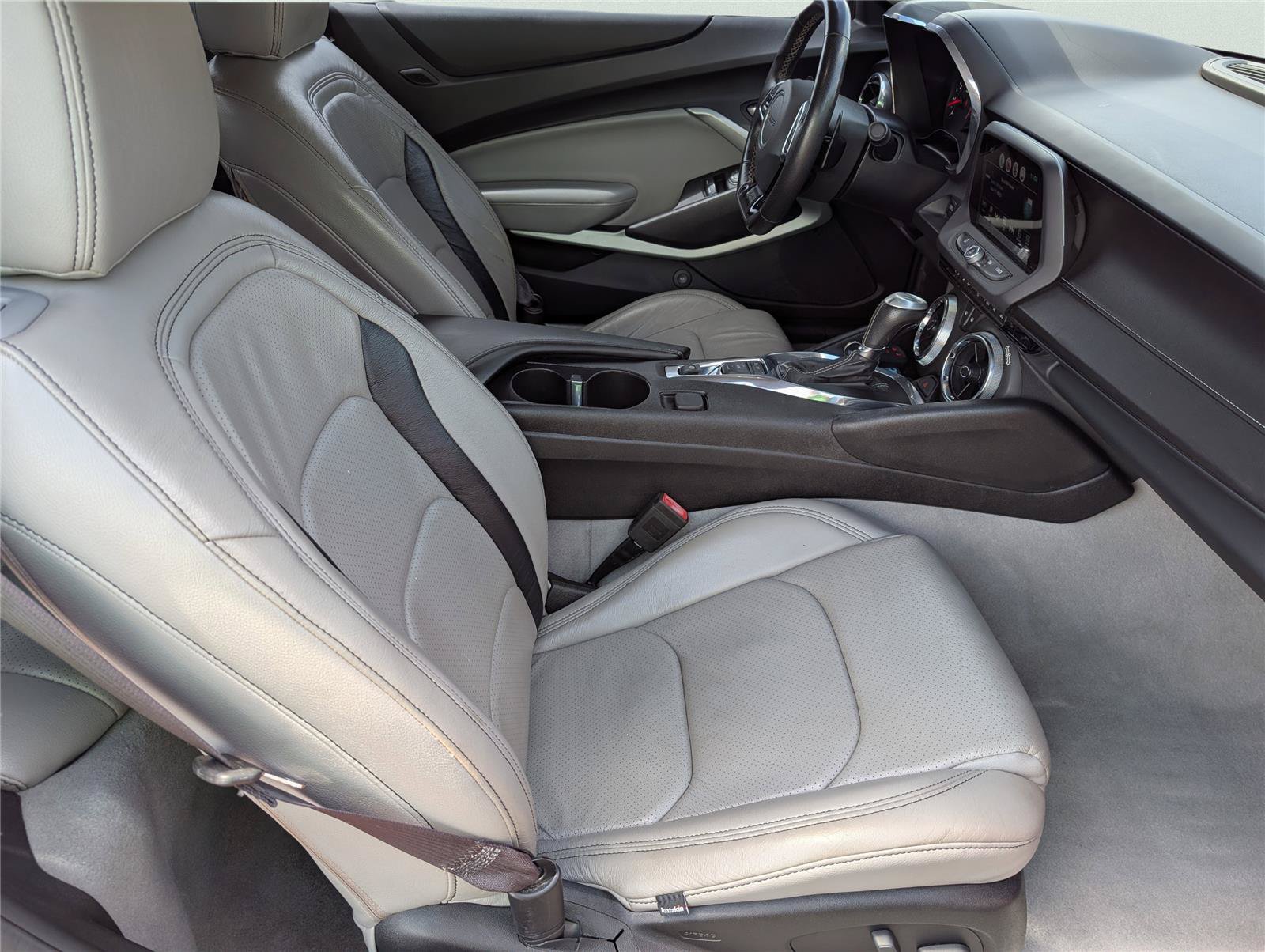 Used 2017 Chevrolet Camaro SS RWD image 32