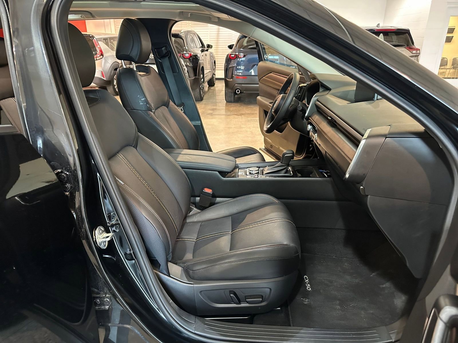 Used 2025 MAZDA CX-50 2.5 Hybrid w/ Premium Plus Pkg image 38