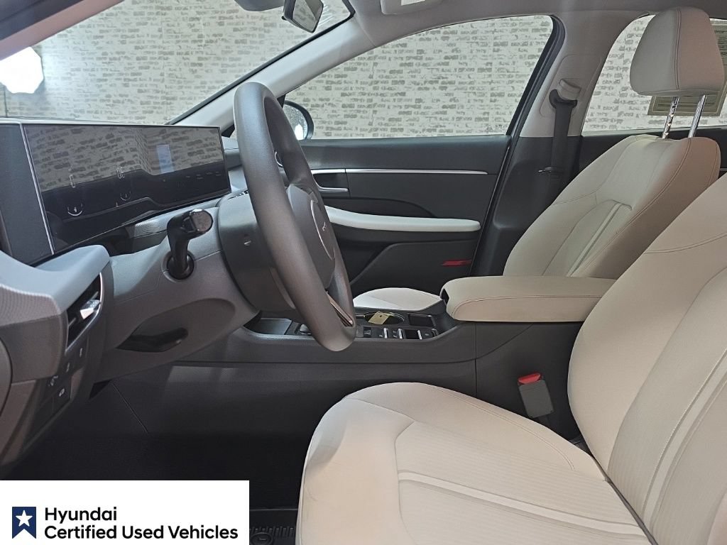 Used 2025 Hyundai Sonata SE FWD image 25