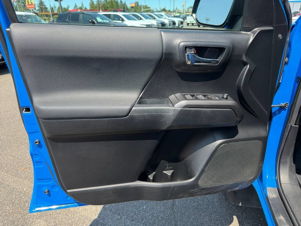 Used 2021 Toyota Tacoma TRD Sport AWD/4WD image 20