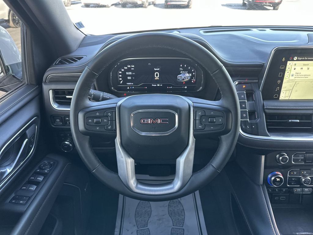 Used 2024 GMC Yukon SLT w/ SLT Luxury Package image 14
