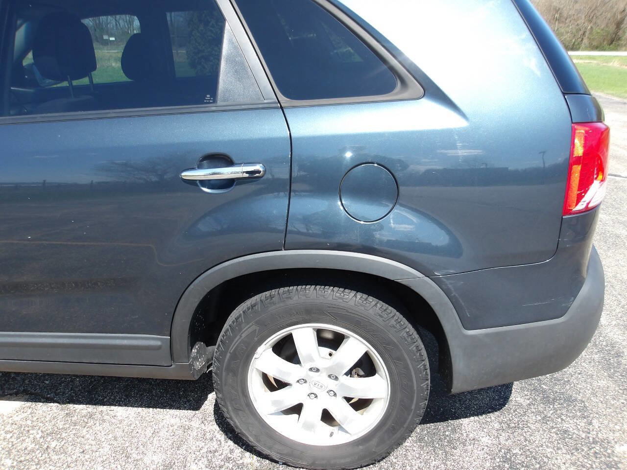Used 2011 Kia Sorento LX FWD image 47