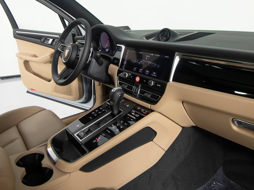 New 2026 Porsche Macan AWD/4WD image 33