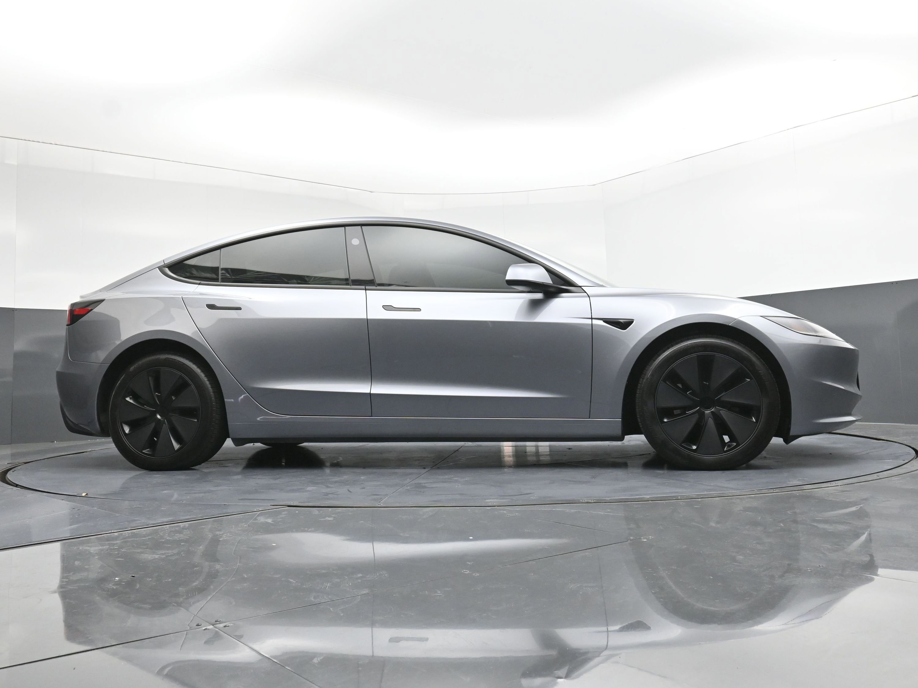 Used 2025 Tesla Model 3 Long Range image 32