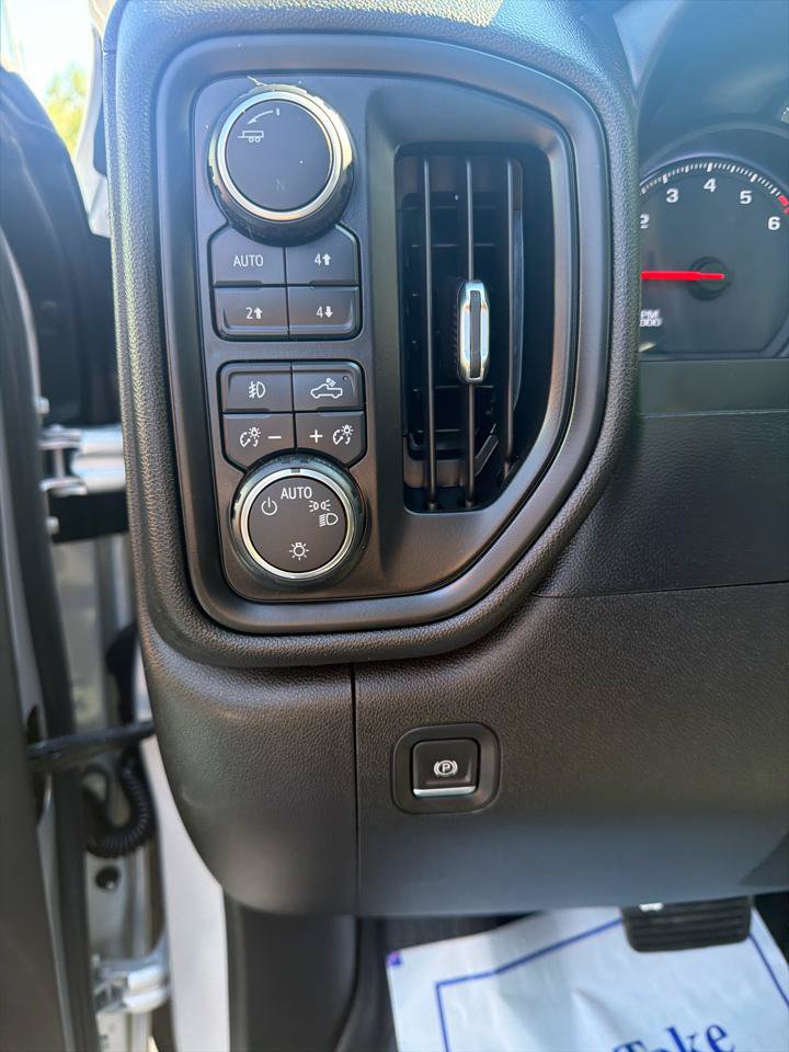 Used 2020 Chevrolet Silverado 1500 Custom Trail Boss w/ Custom Convenience Package AWD/4WD image 11