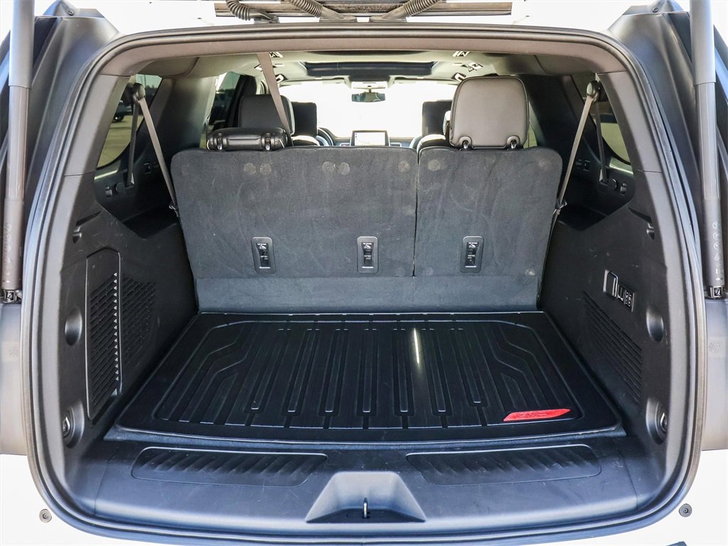 Used 2021 GMC Yukon XL SLT w/ SLT Premium Package image 12