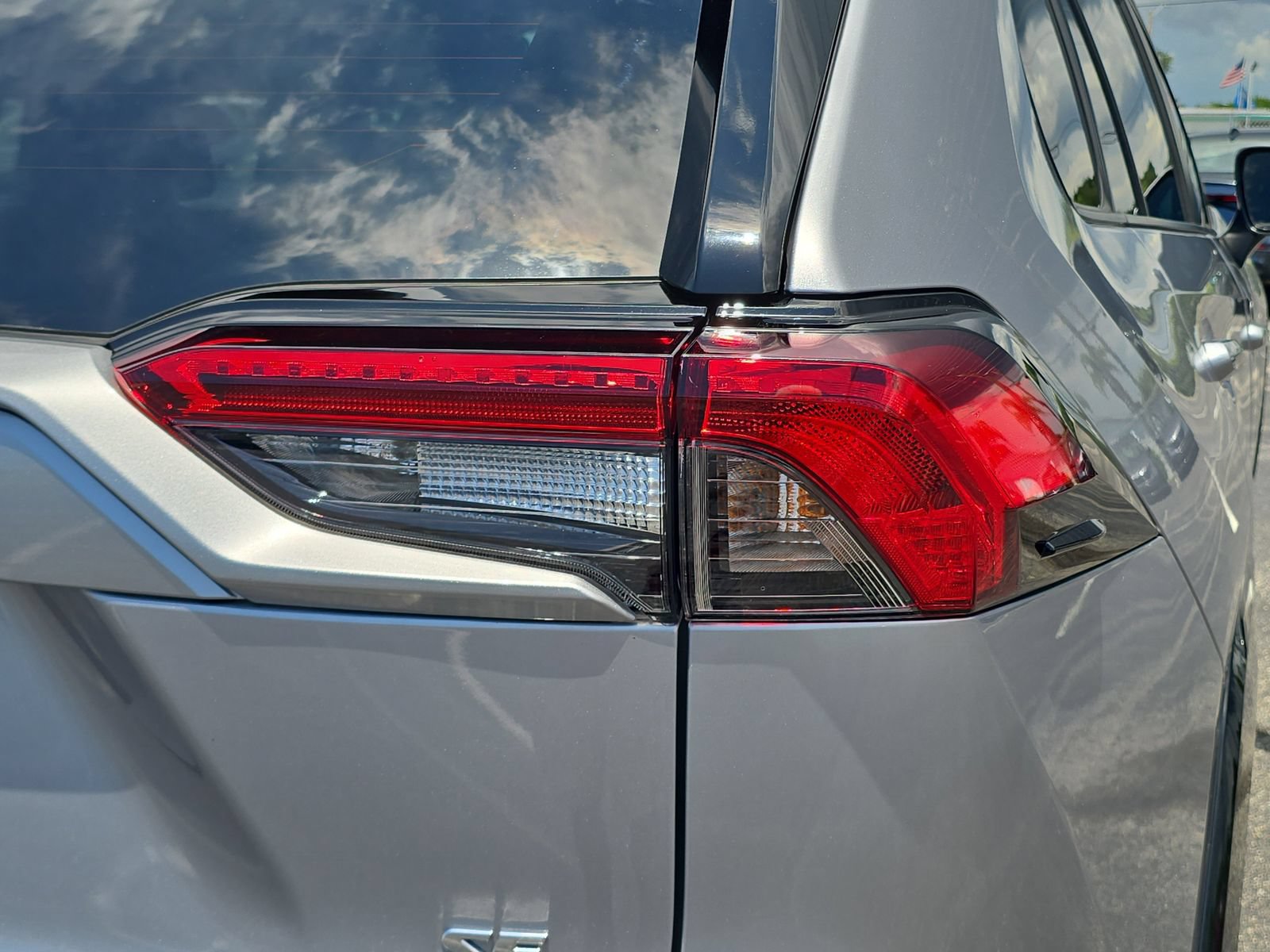 Used 2024 Toyota RAV4 SE AWD/4WD image 8
