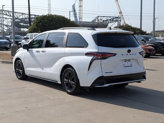 Used 2025 Toyota Sienna XSE w/ XSE Plus Package AWD/4WD image 9