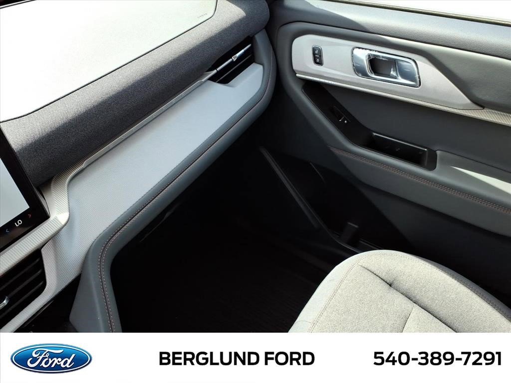 Used 2026 Ford Explorer Active image 35
