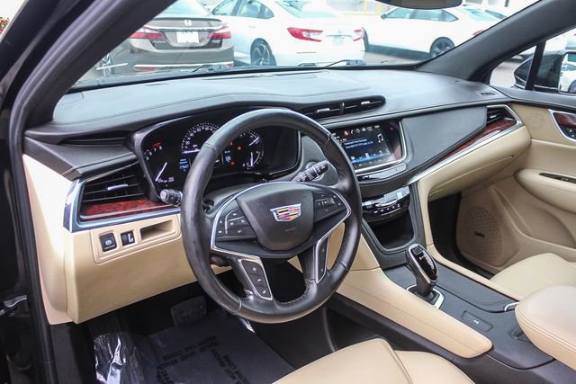 Used 2018 Cadillac XT5 Luxury w/ Driver Awareness Package image 23