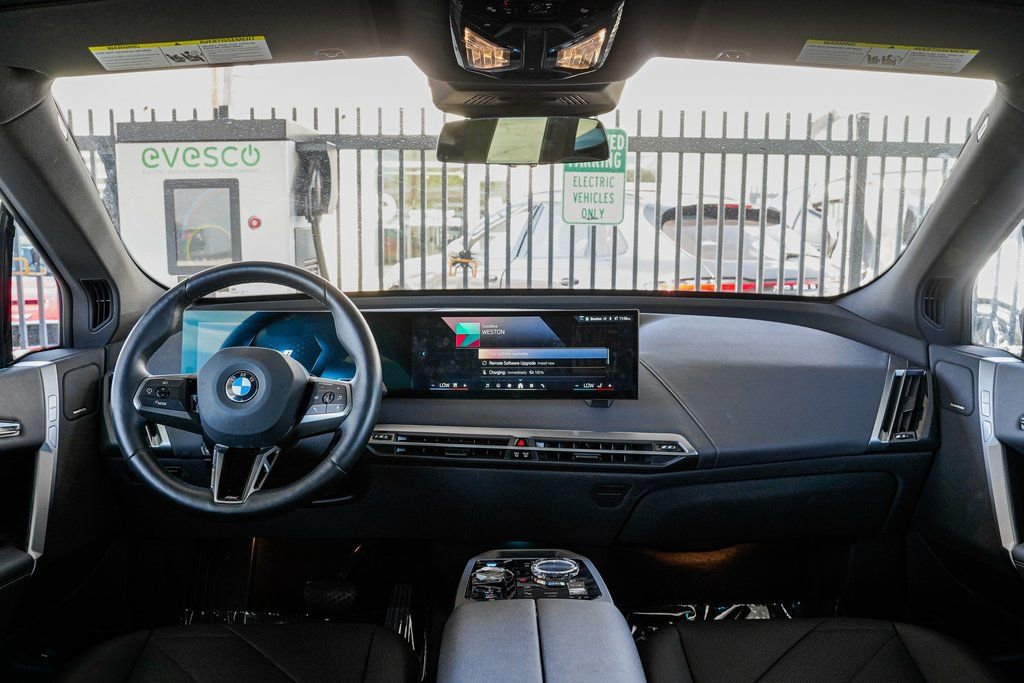 Used 2025 BMW iX xDrive50 w/ Premium Package image 12