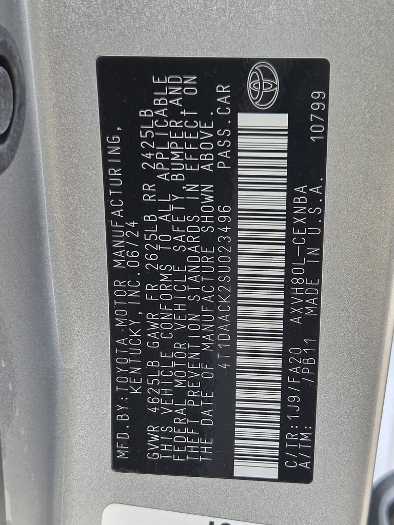 Used 2025 Toyota Camry LE FWD image 31