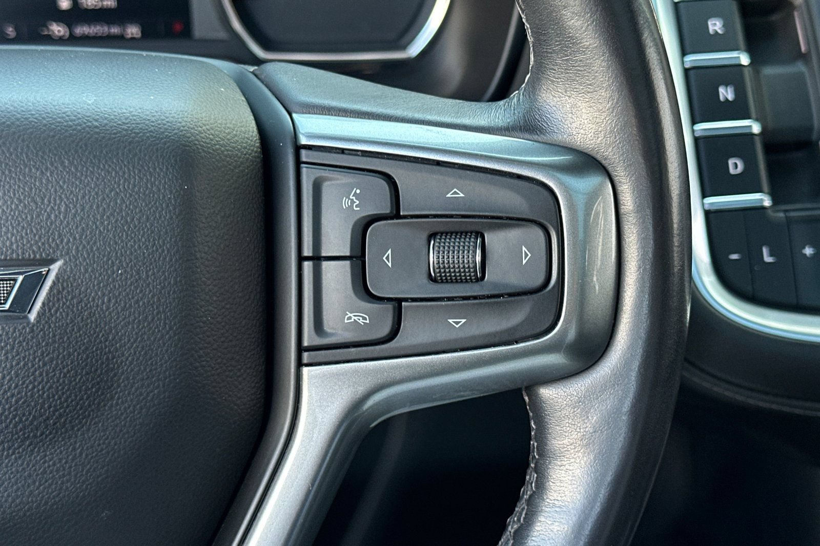 Used 2021 Chevrolet Tahoe Z71 w/ Luxury Package AWD/4WD image 34
