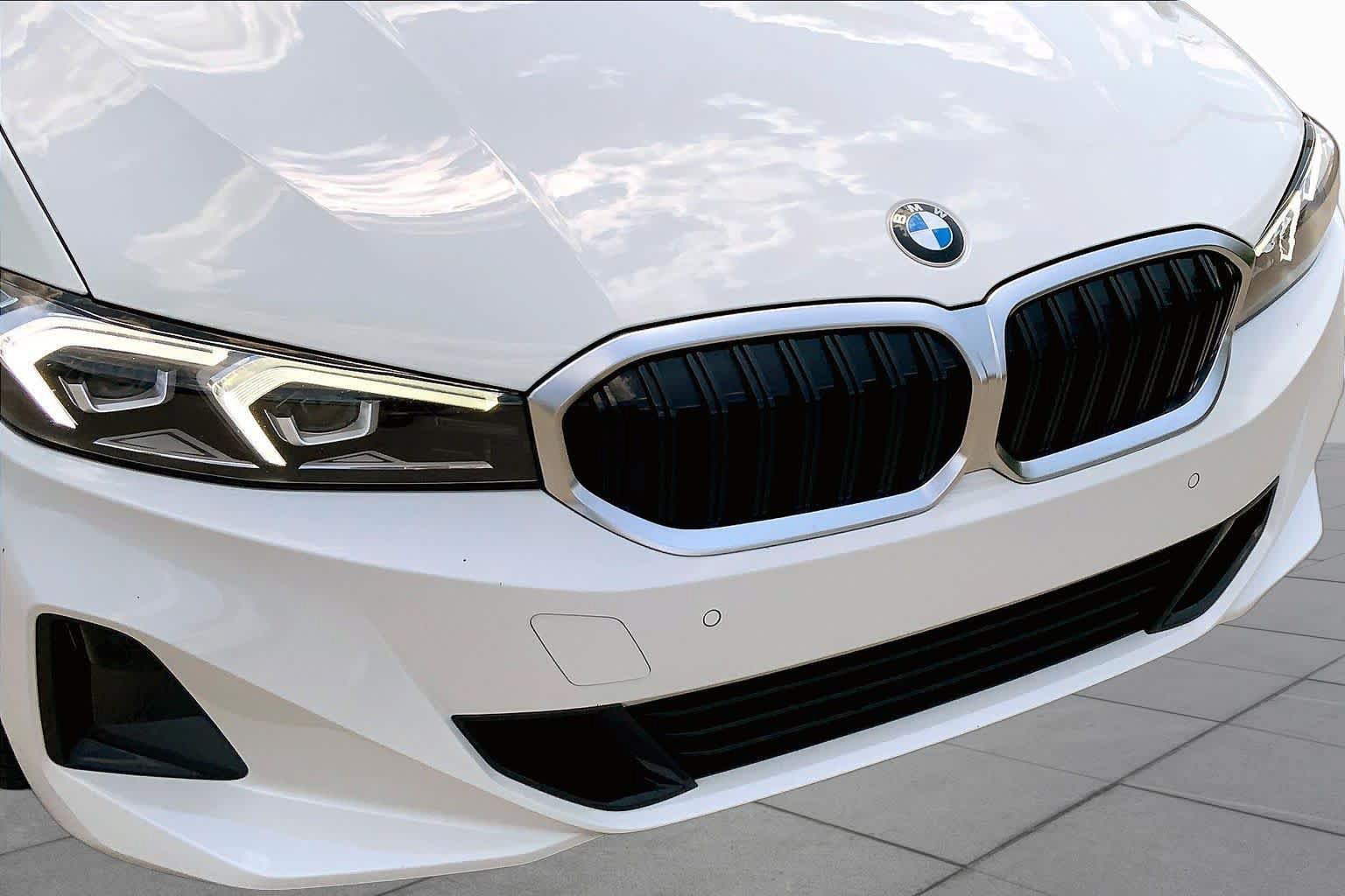 Used 2023 BMW 330i xDrive Sedan w/ Premium Package AWD/4WD image 28