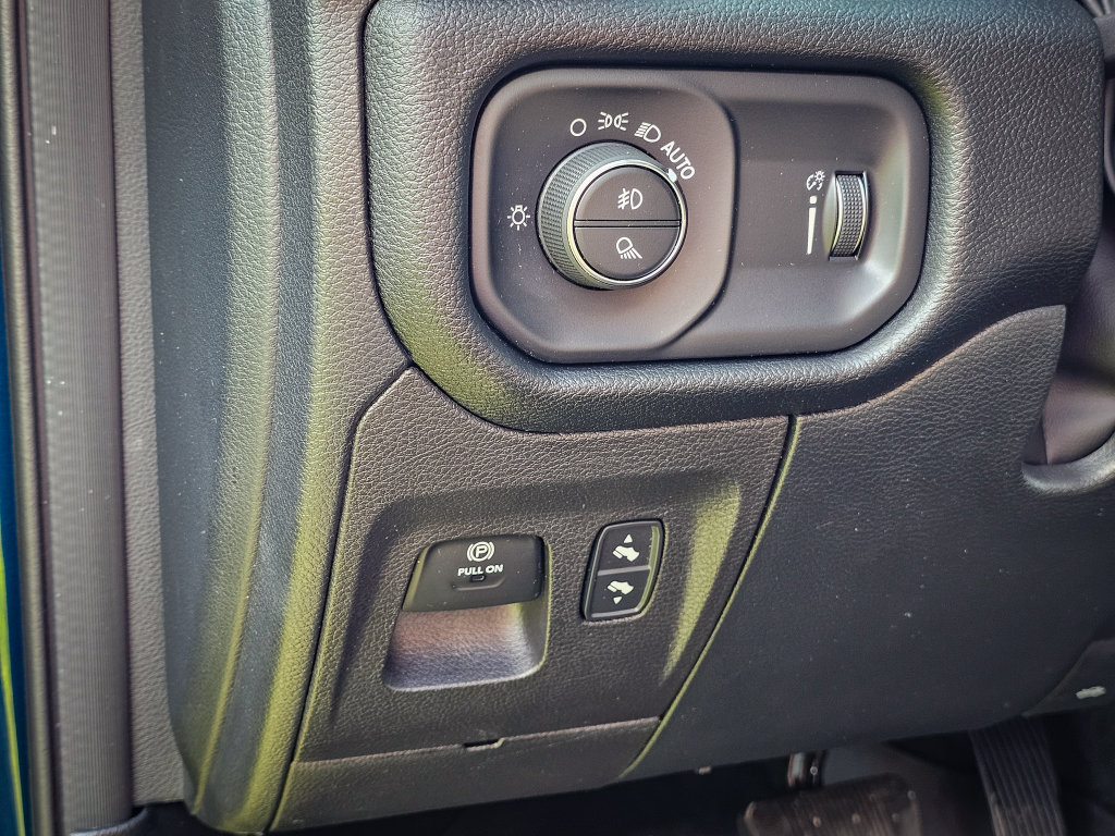 Used 2022 RAM 1500 Big Horn AWD/4WD image 14