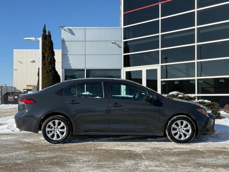 Used 2024 Toyota Corolla LE video 2