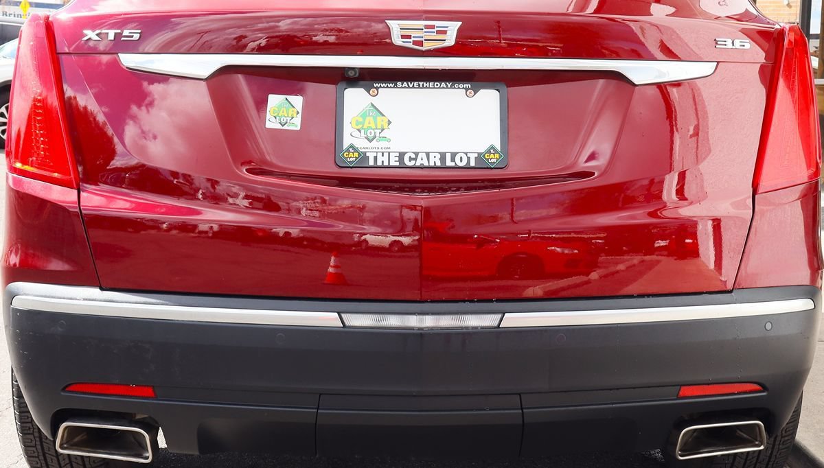 Used 2017 Cadillac XT5 Luxury w/ Driver Awareness Package FWD image 21