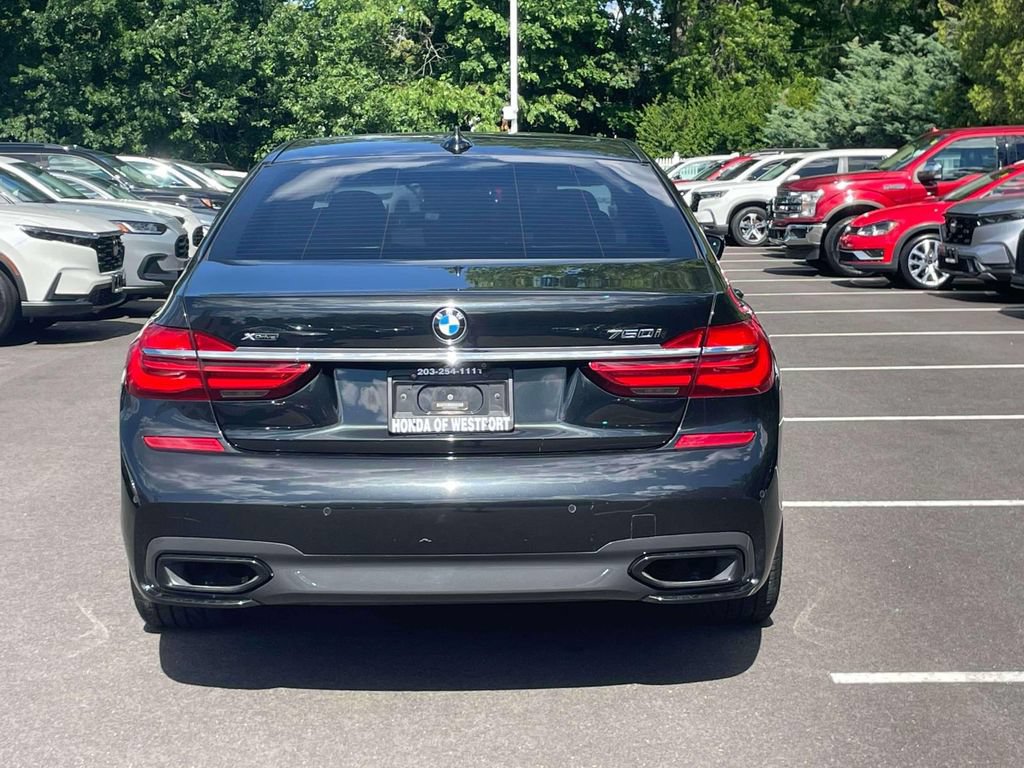 Used 2019 BMW 750i xDrive w/ Autobahn Package AWD/4WD image 6