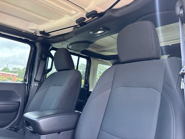 Used 2018 Jeep Wrangler Unlimited Sport AWD/4WD image 24