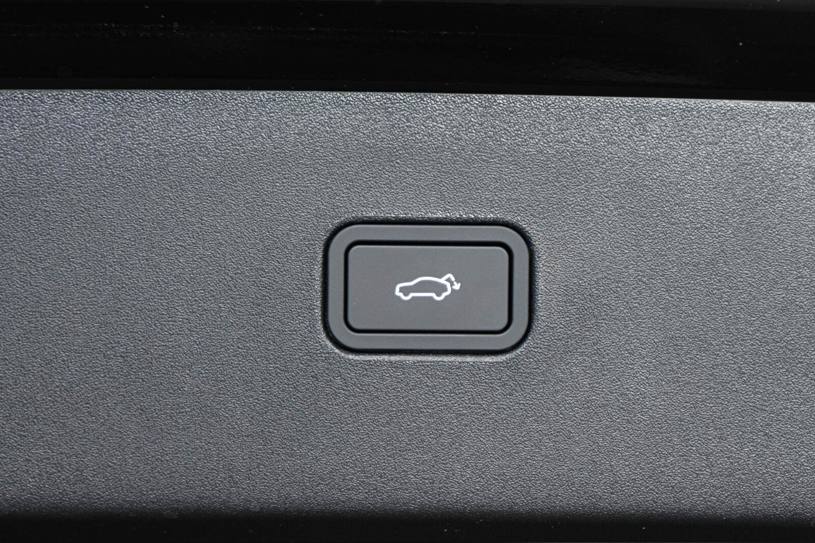 New 2026 Volvo EX30 Plus w/ Protection Package Premier AWD/4WD image 29