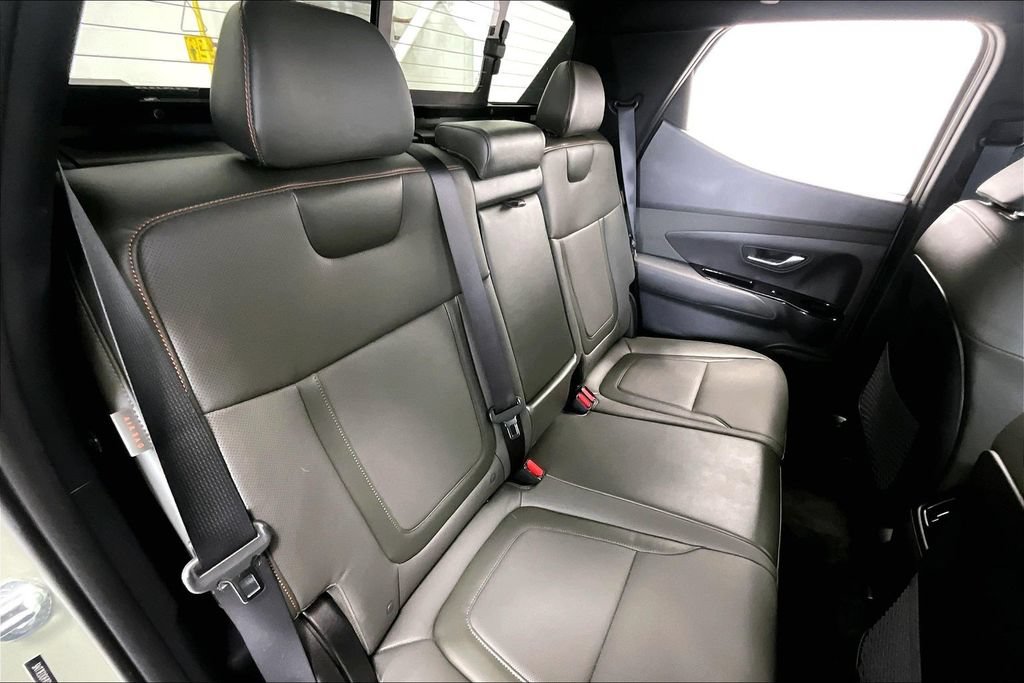 Certified 2025 Hyundai Santa Cruz Limited AWD/4WD image 28