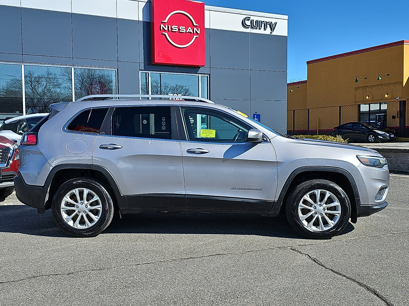 Used 2019 Jeep Cherokee Latitude w/ Popular Appearance Group image 7